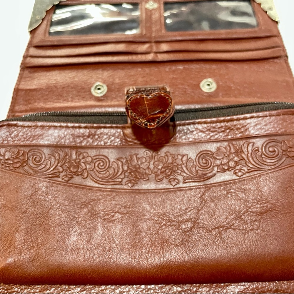 Brighton Crocodile Embossed Vintage Leather Clutch / Wallet Organizer - Picture 11 of 16